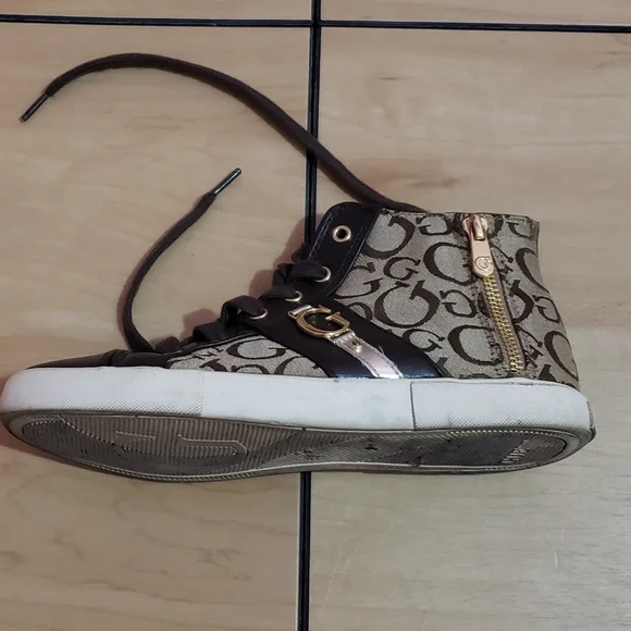 Guess sneakers for women size 6.5. - Picture 5 of 7